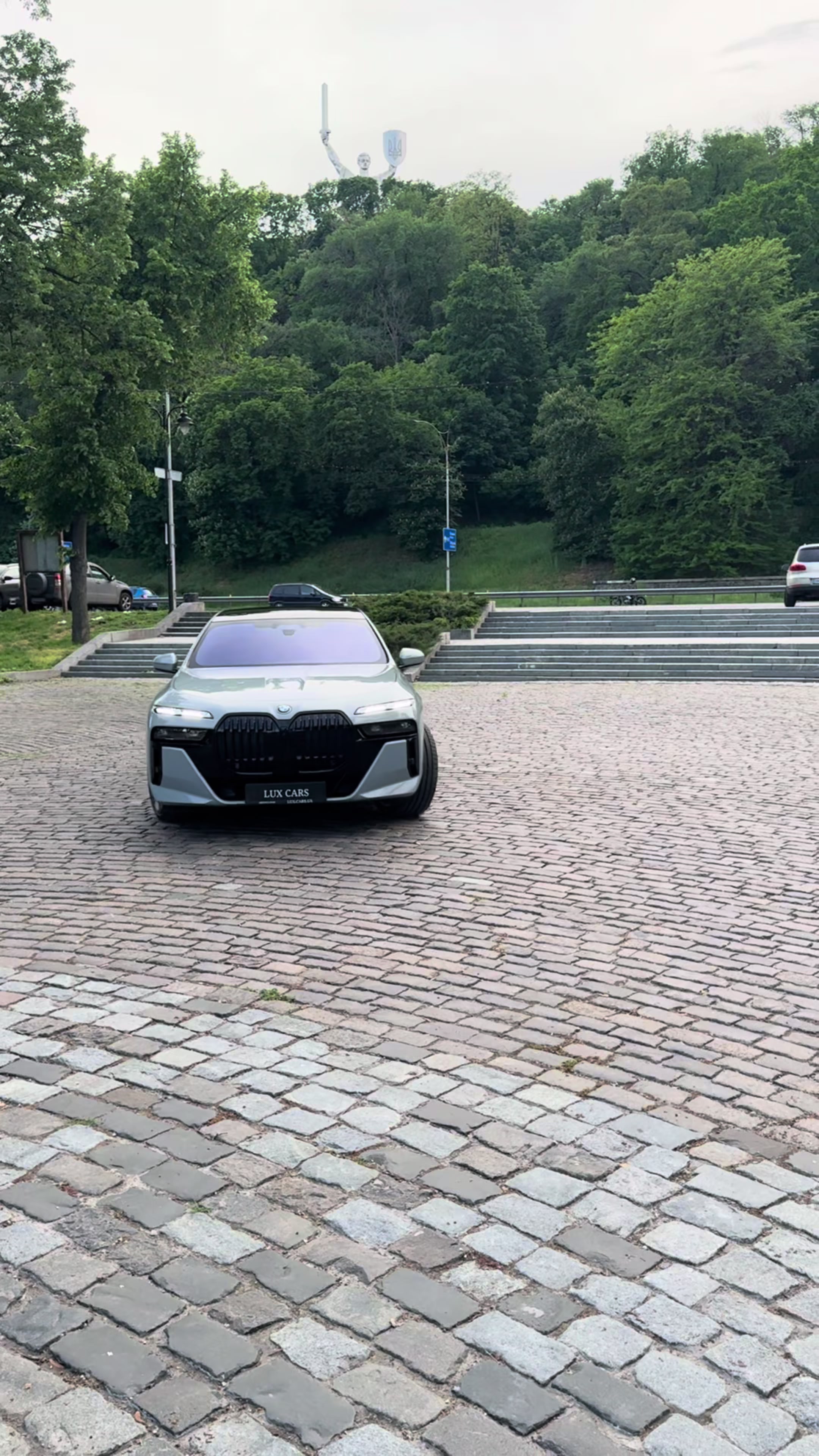 @LuxCars_Ua