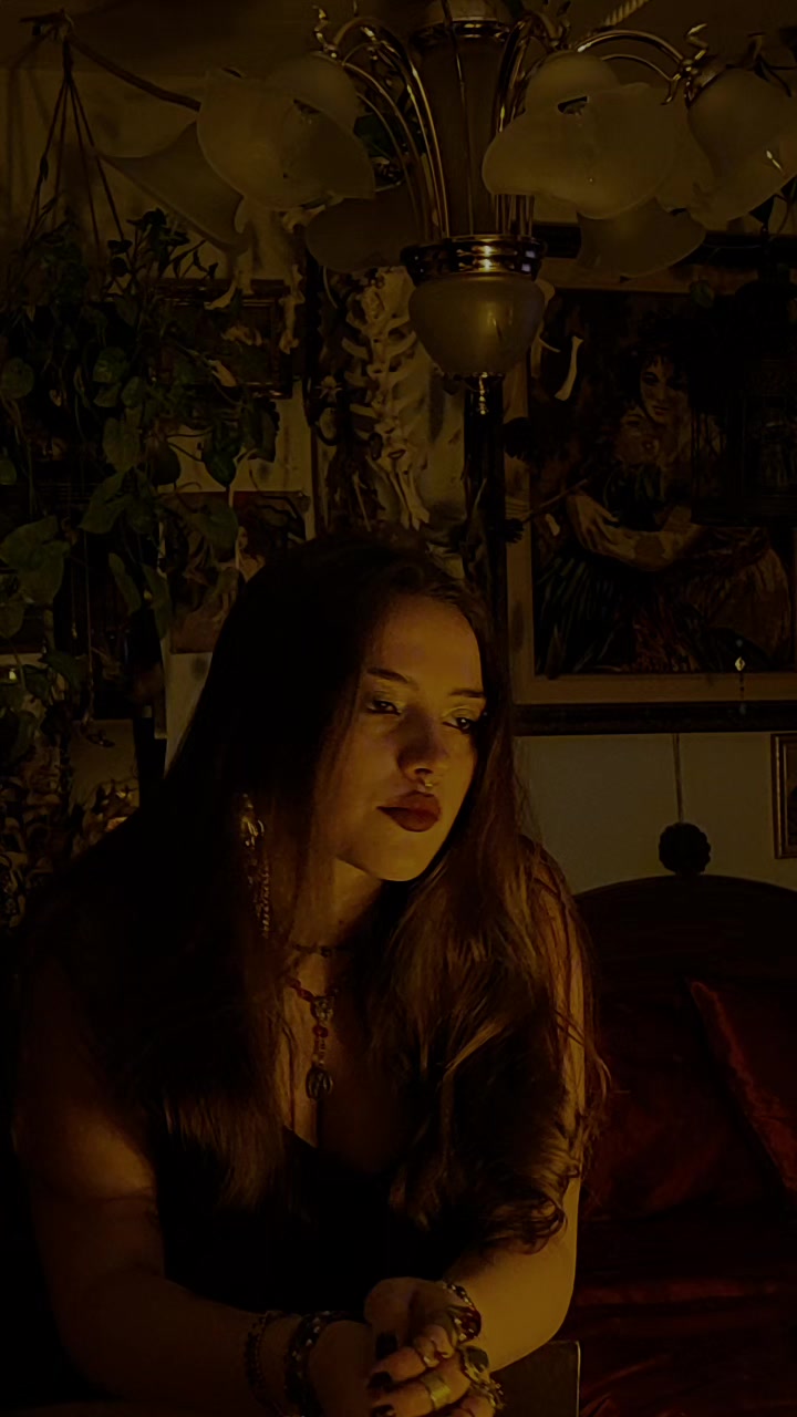 @Sarah_crows