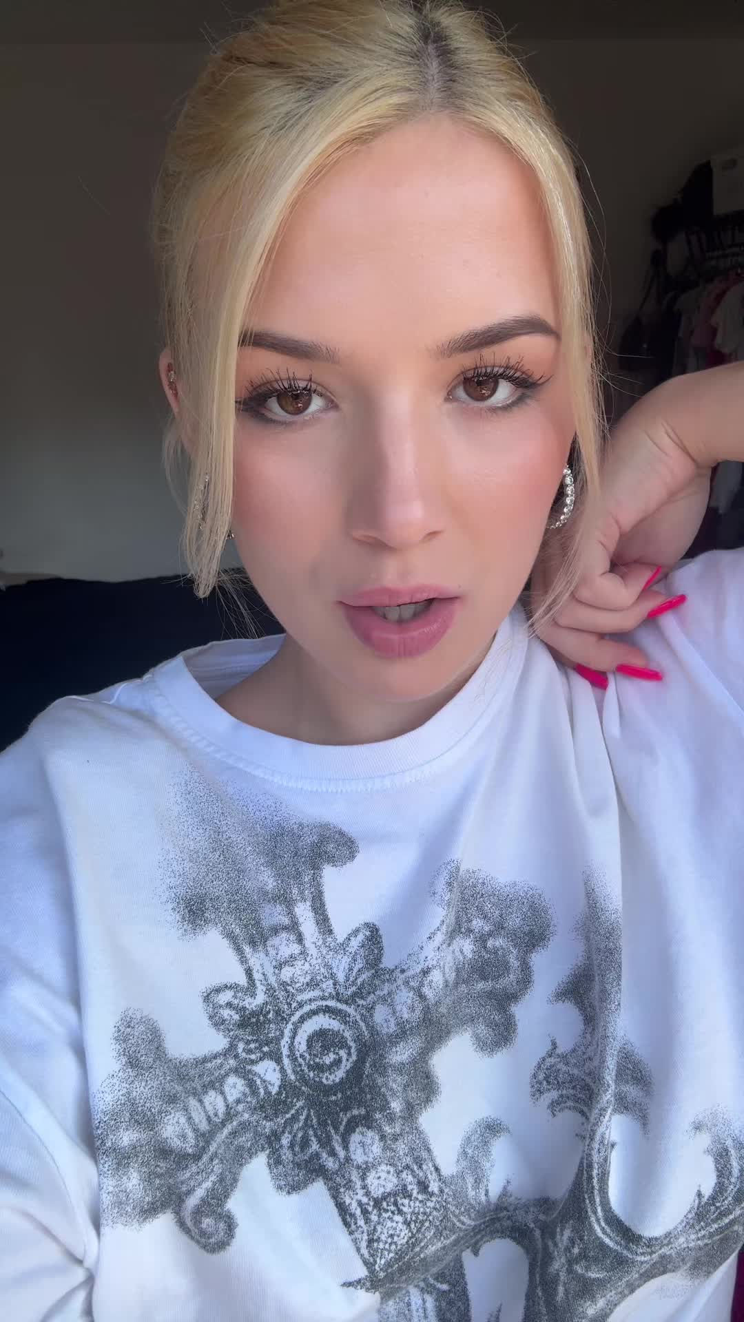 @Alma-Míra