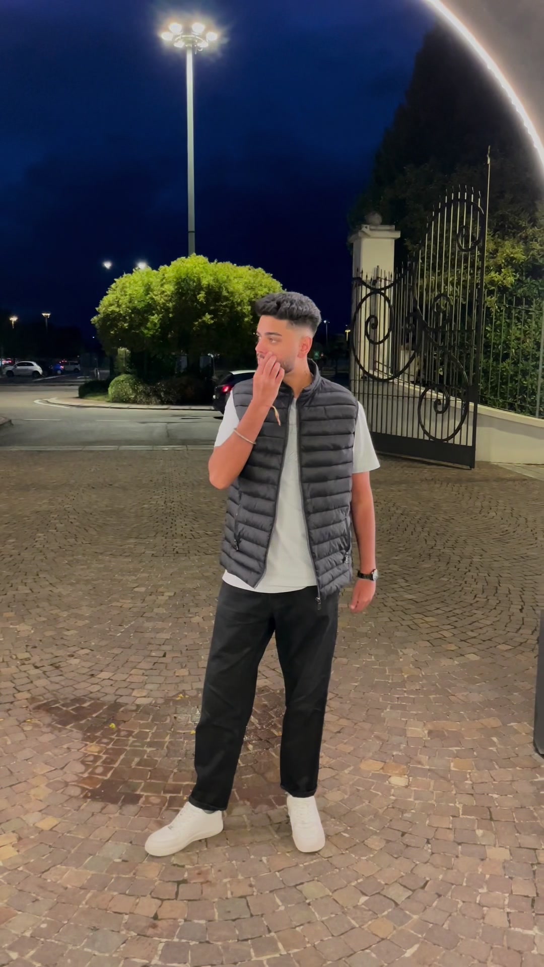 @𝑵𝑨𝑯𝑨𝑳 ♠️