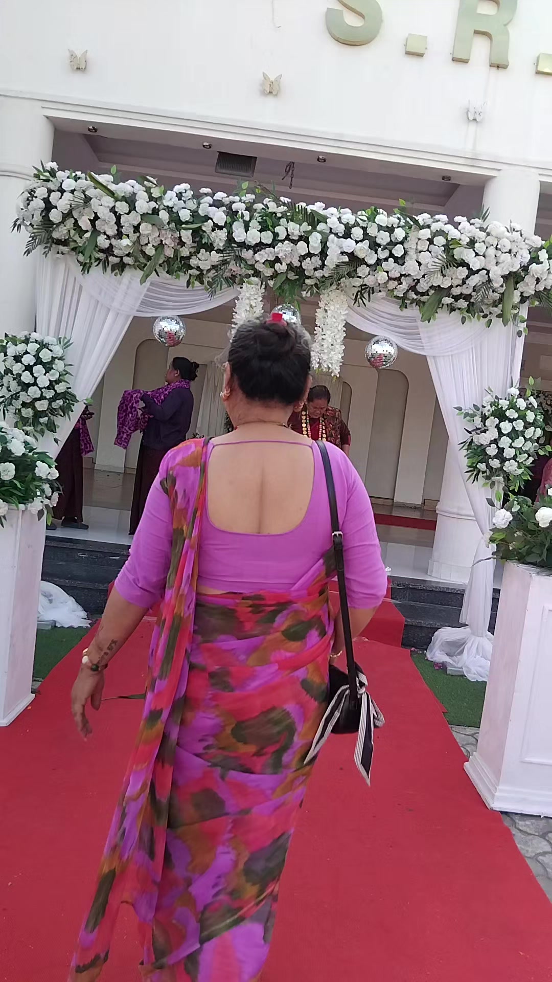 @meera gurung