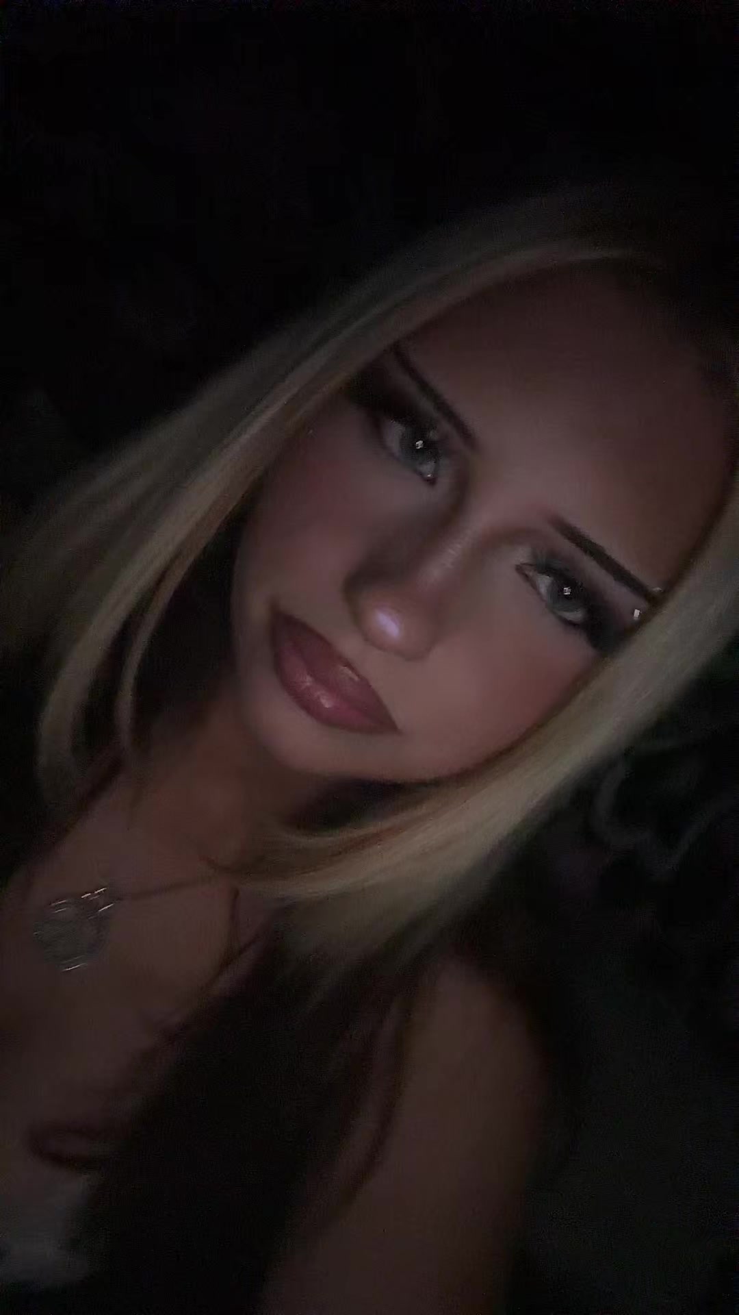 @𖣂