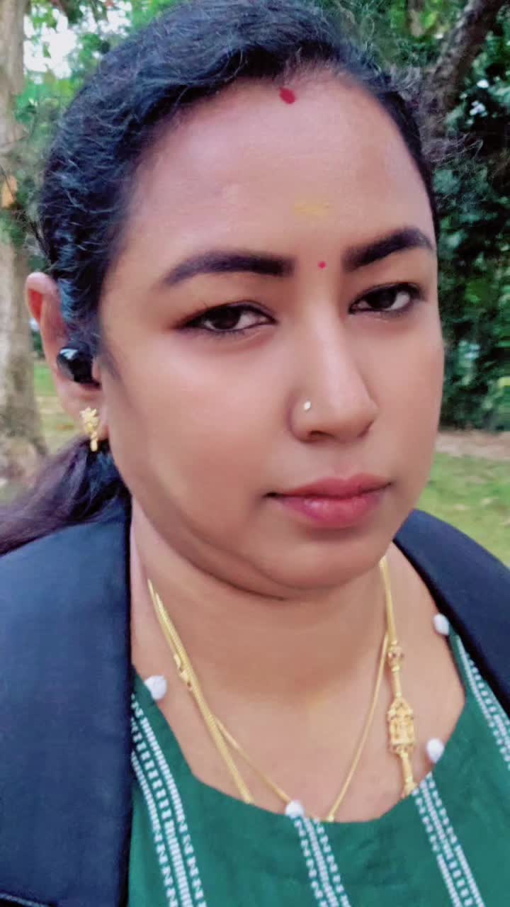 @KaraikudiPonnu_Leka
