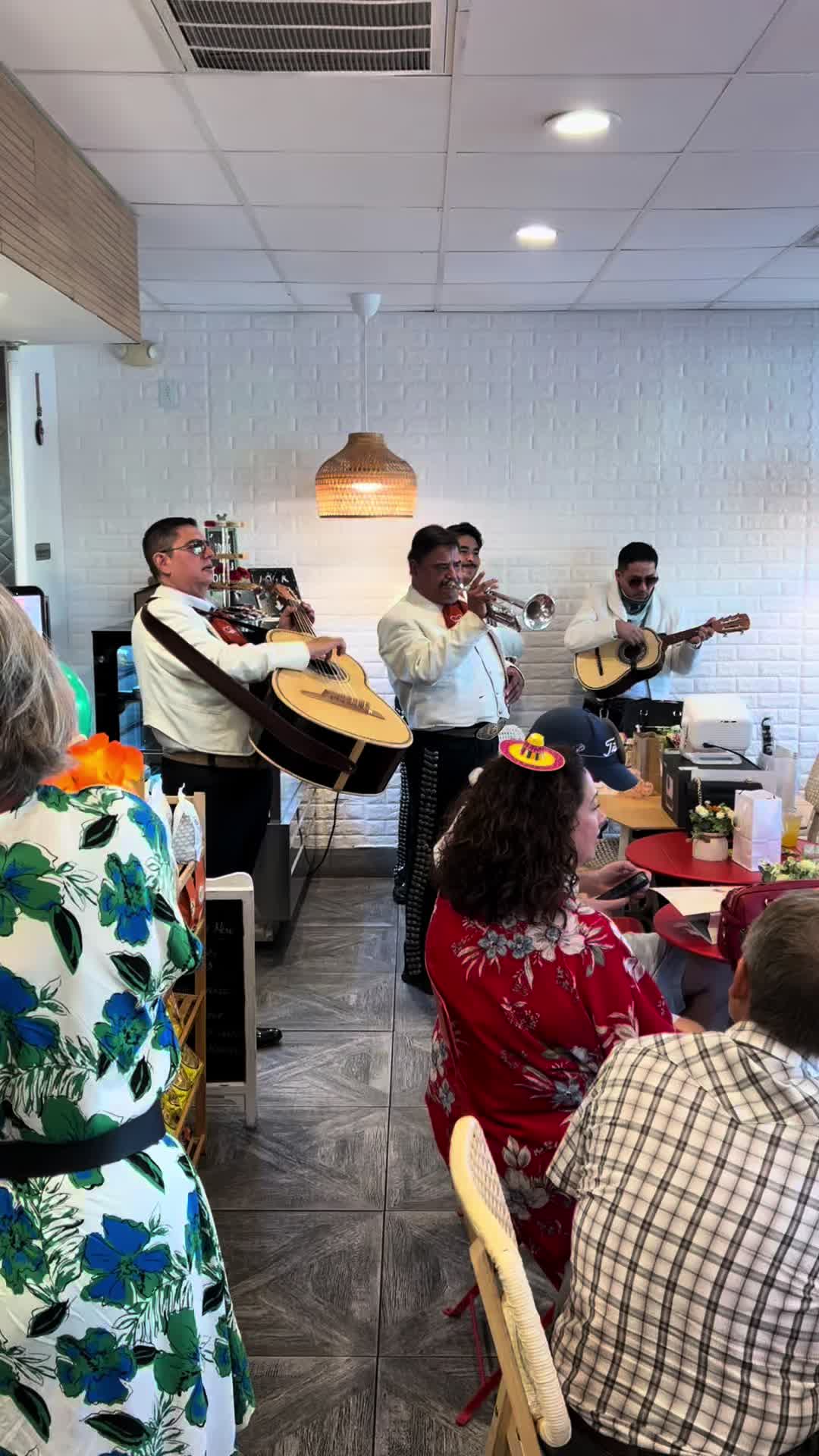 @Mama Fontana