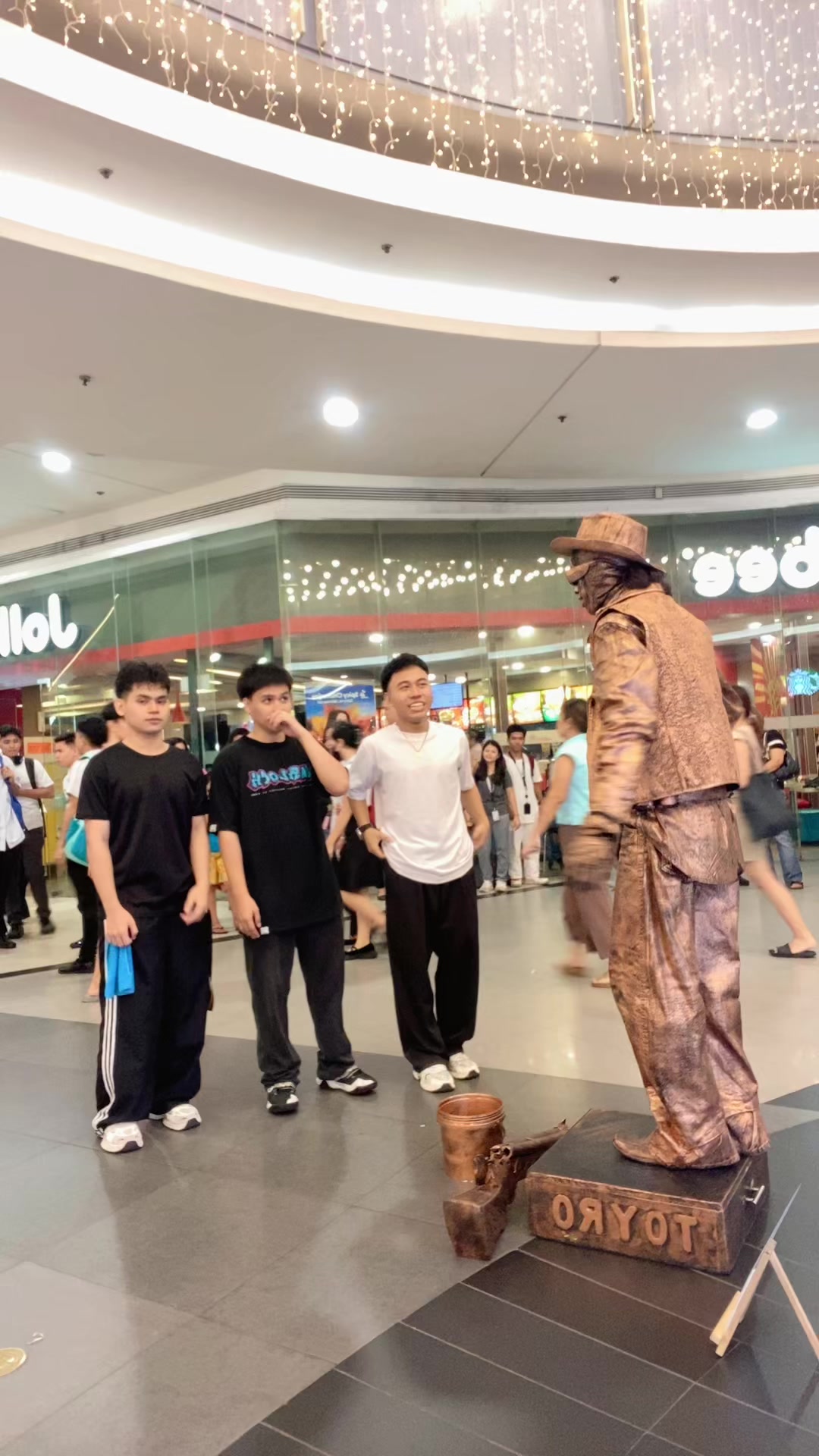 @TOYRO