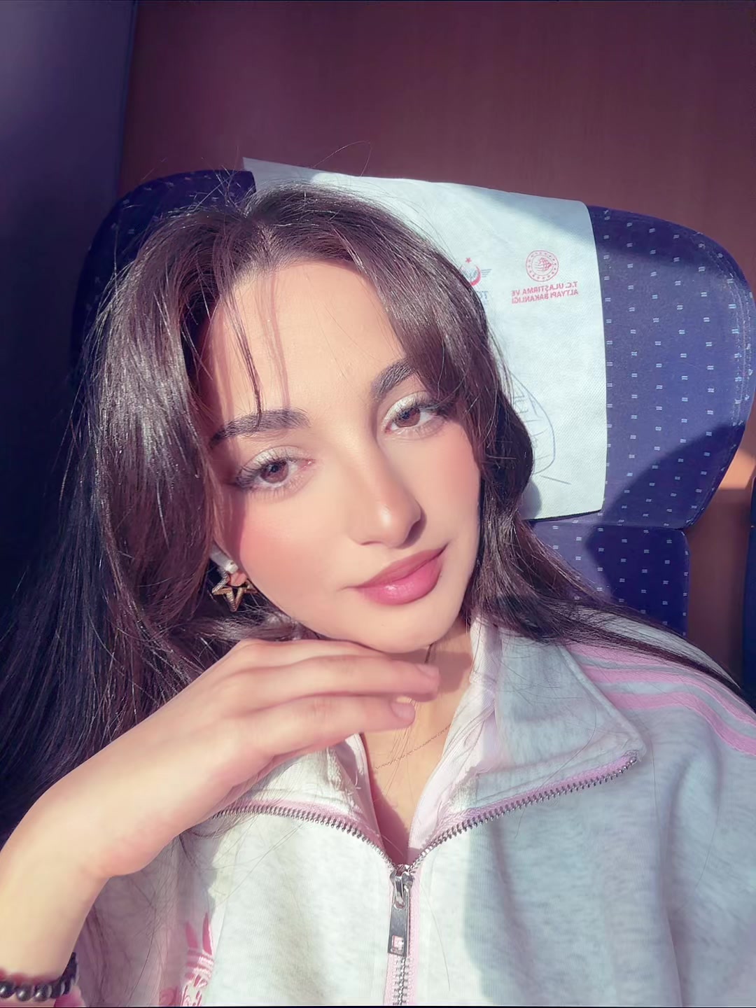 @nilaure_