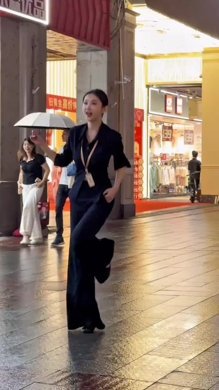 @Sally 雪莉 大笑笑