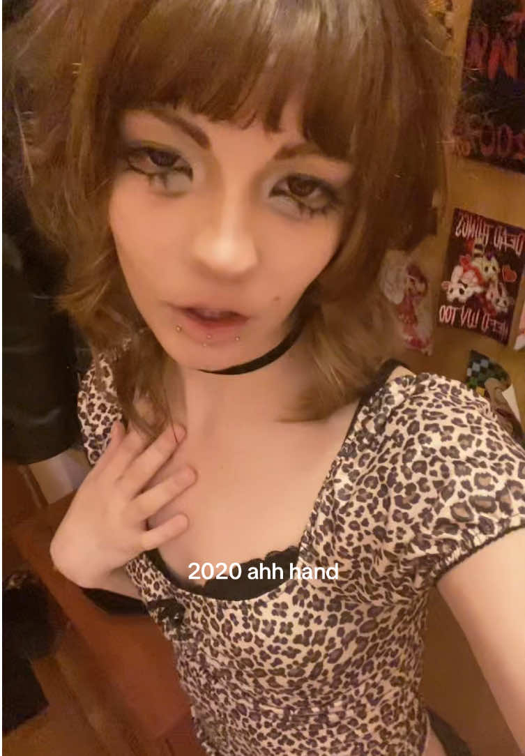 @emoanya