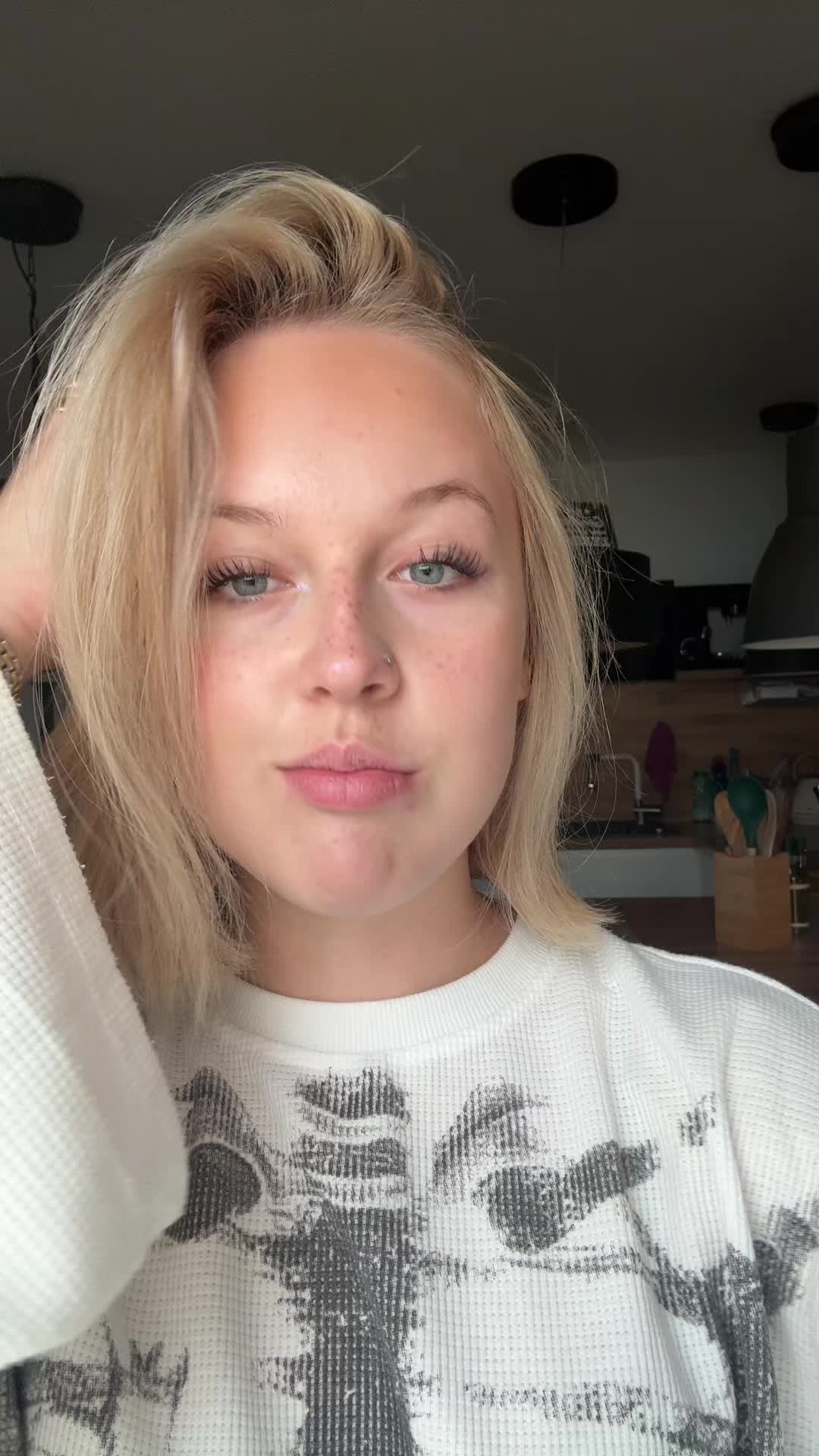 @emelyerdbeer⛓️💥🍓