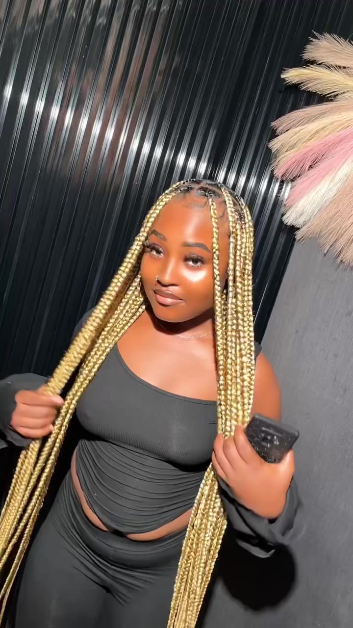 @Hairbyamaka2