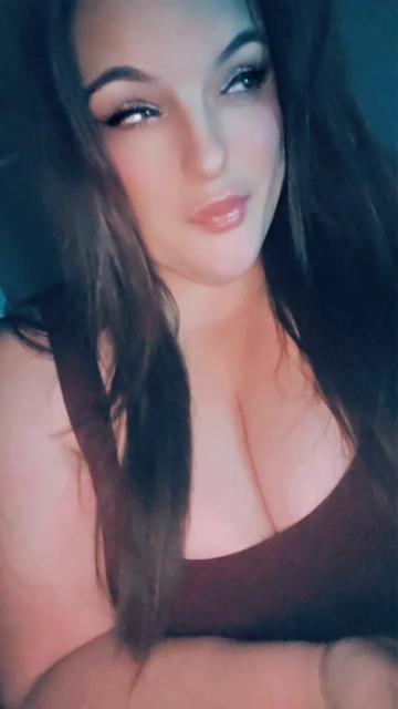 @🎀curvybratbabe71