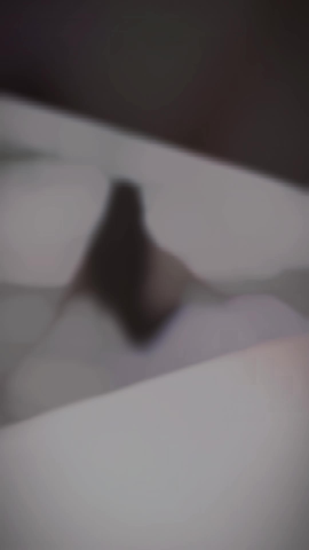 @Aniasharmaa.