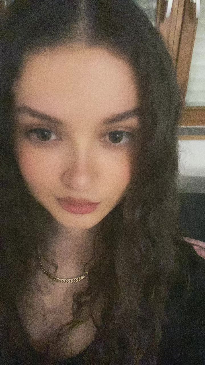 @Ana🥰