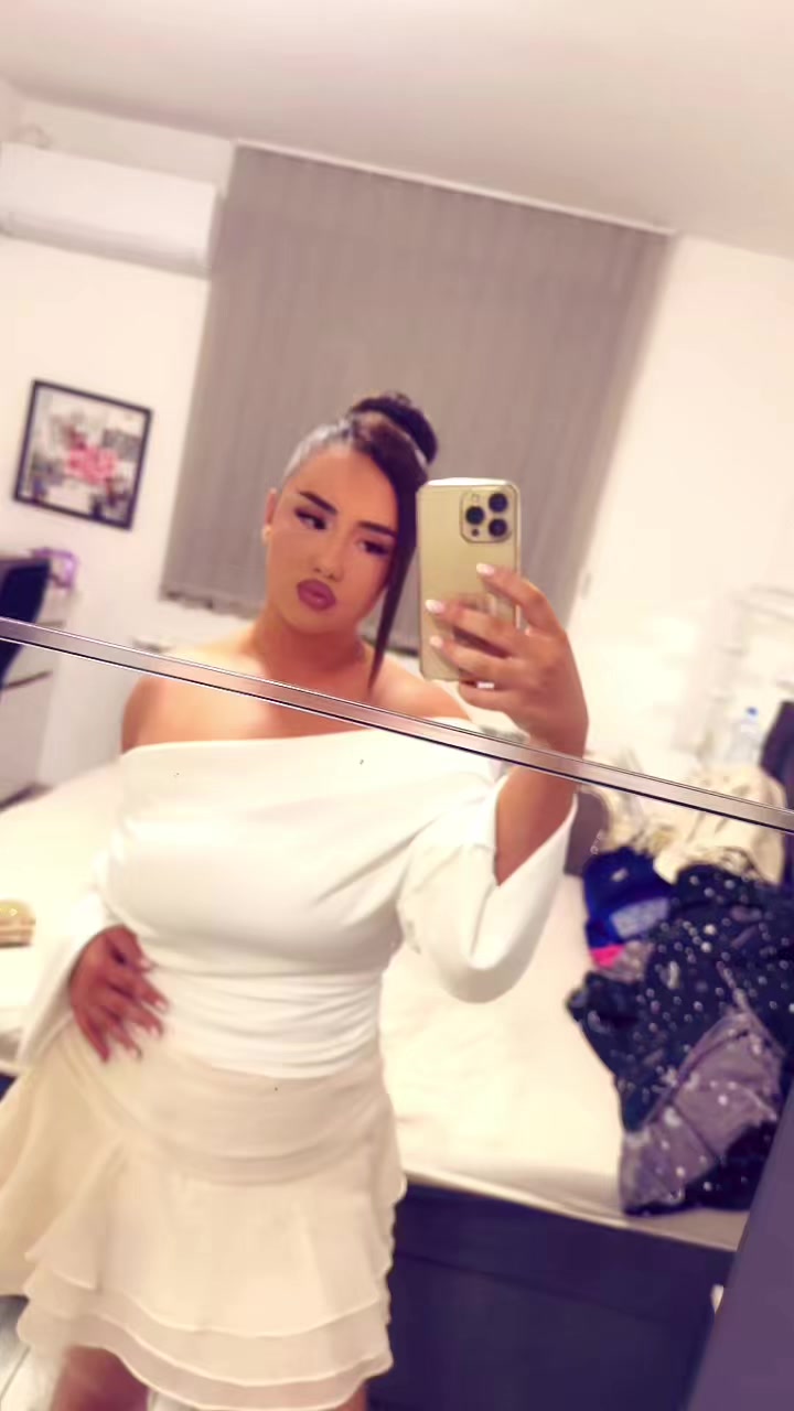 @𝐚𝐧𝐭𝐨𝐧𝐢𝐧𝐚