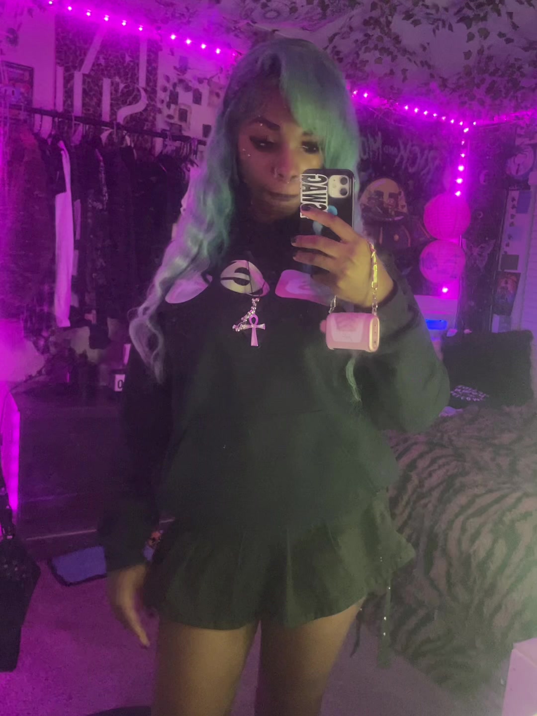 @️
