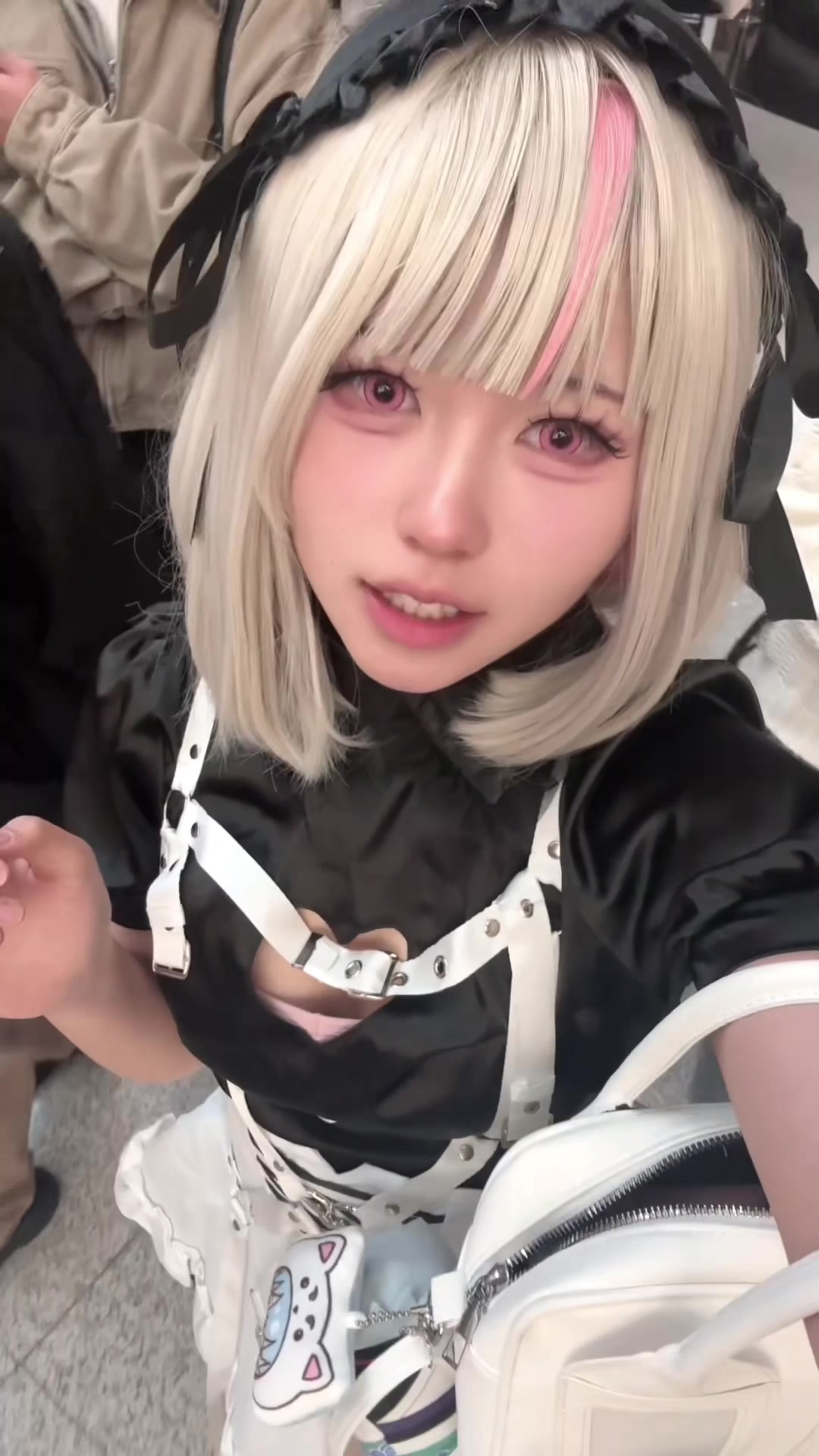 @mり