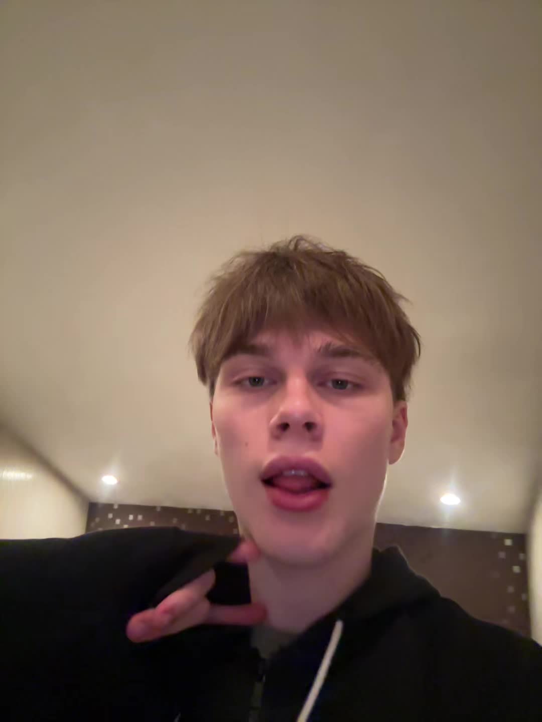 @Илюша🥱