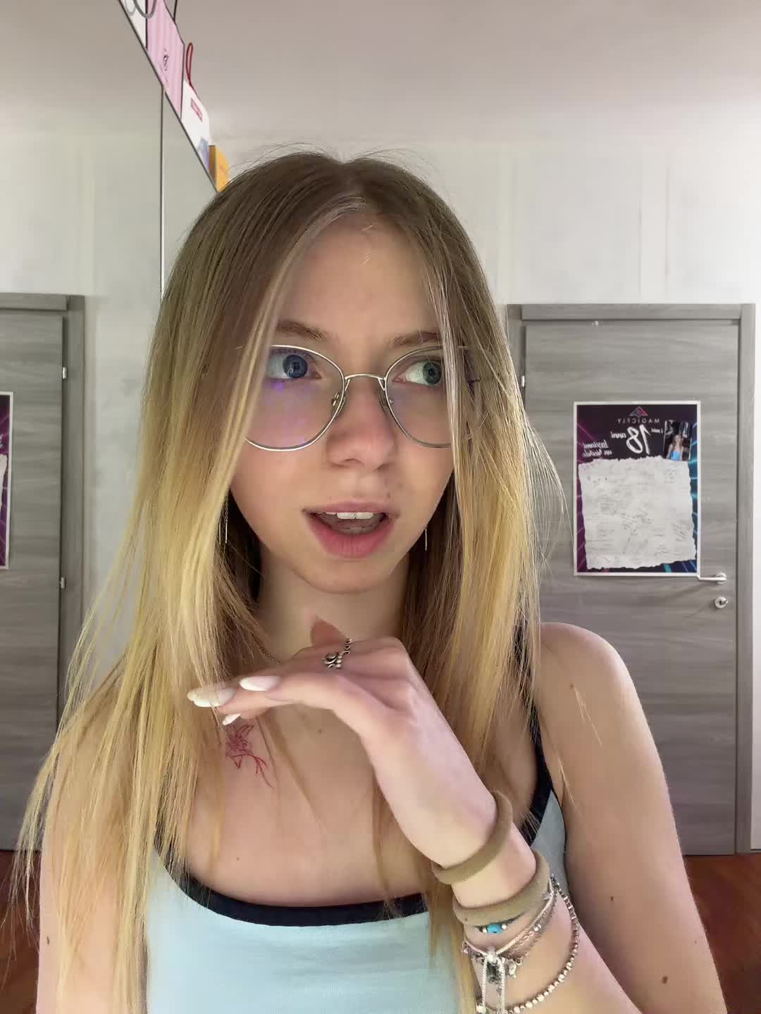 @ele🧸