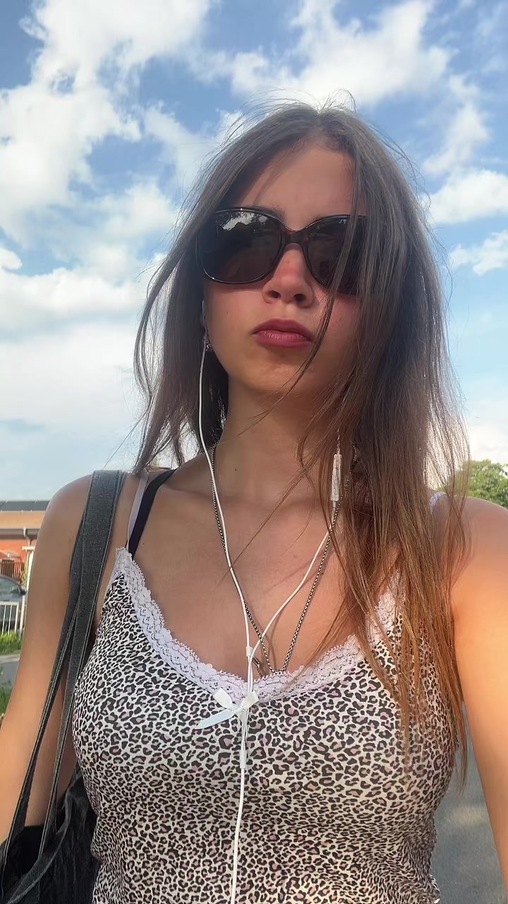 @&bull;ANNA APRILLE &bull;