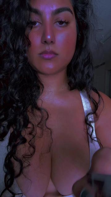 @Aphrodite of raves 🧝🏾♀️