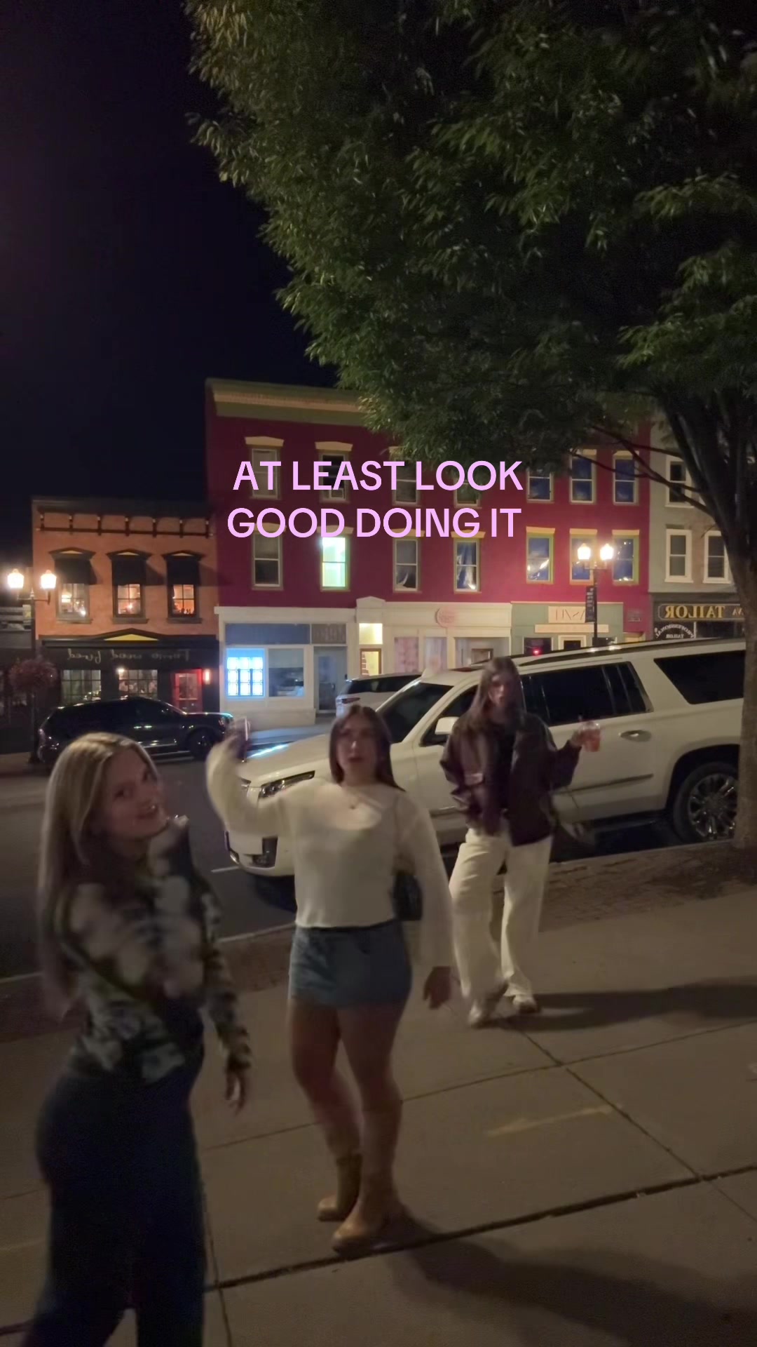 @lilyyfeinbergg