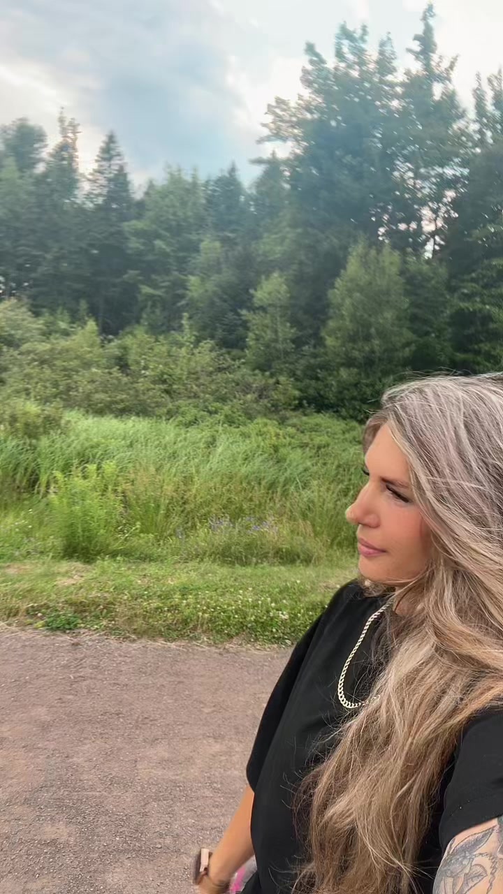 @cryssleb_