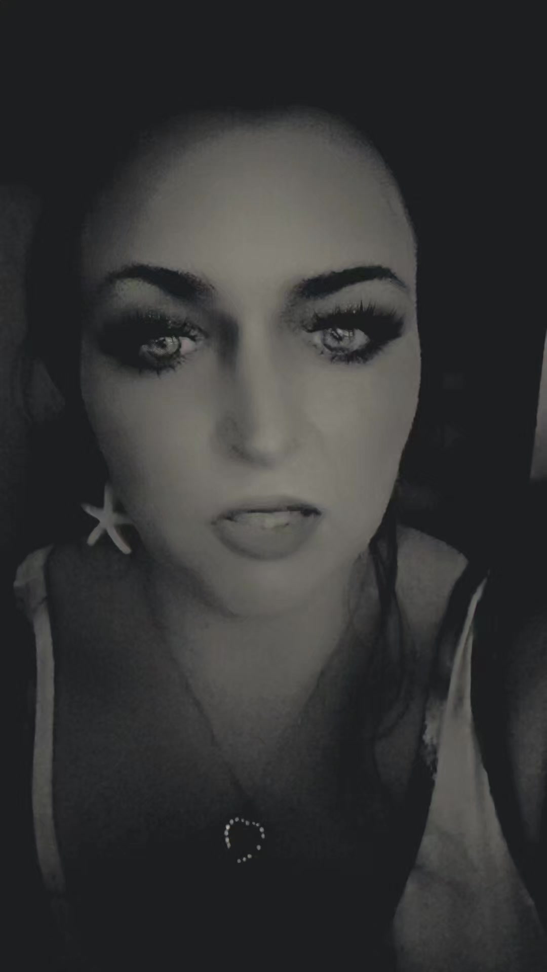 @KimCroft🧸🌹💙🎸🐋🐬🦋😈👻☘️🔥