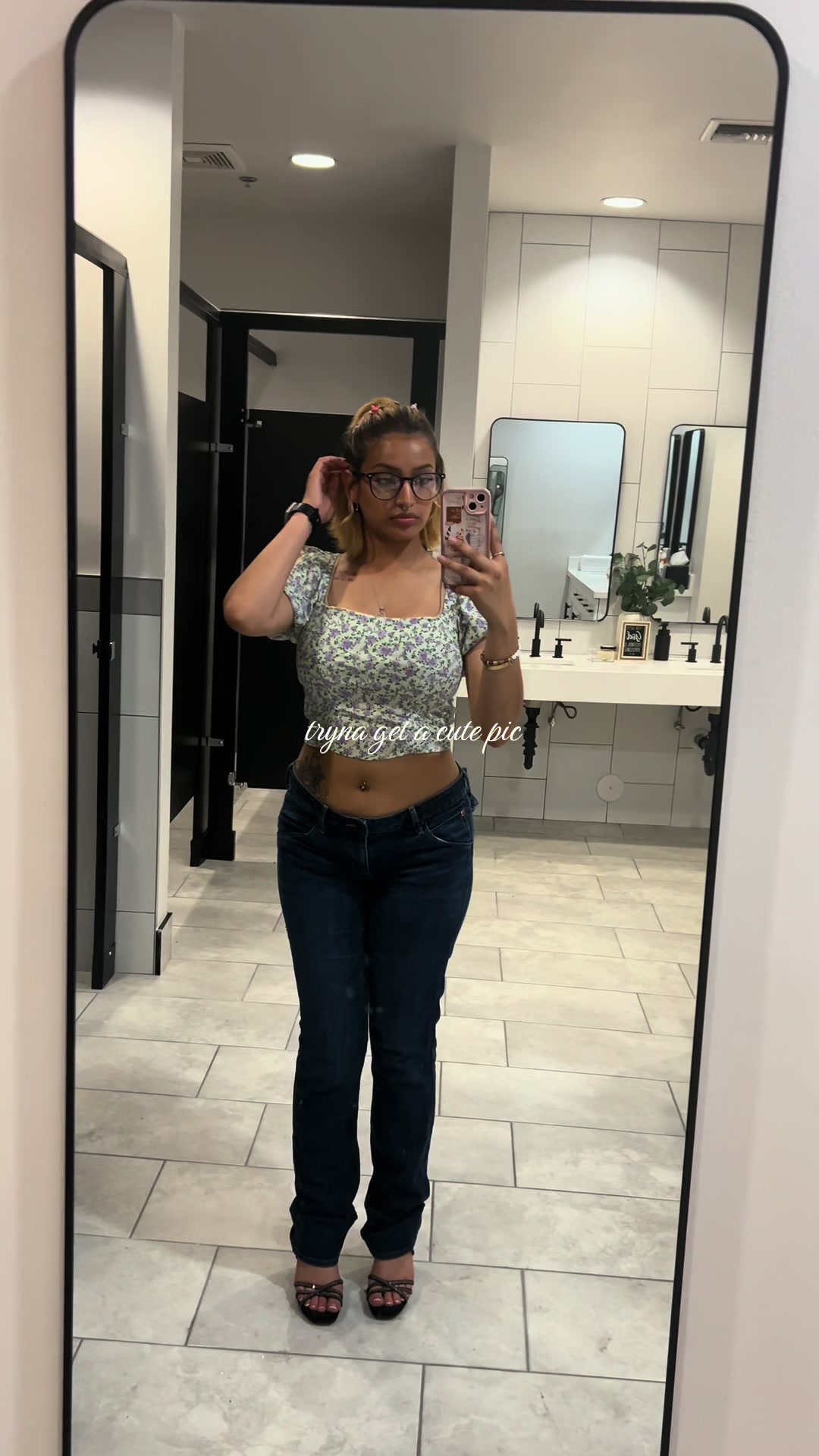 @𝓇𝑜𝓂𝒶𝓃𝒶 <3