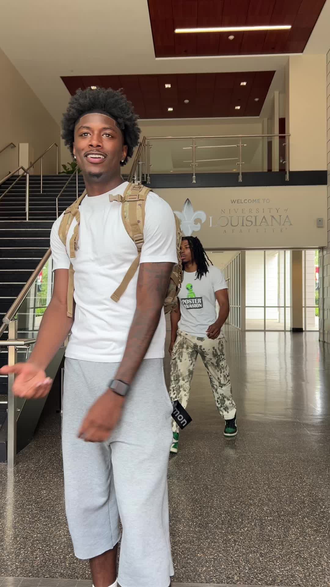 @Jr⭐️
