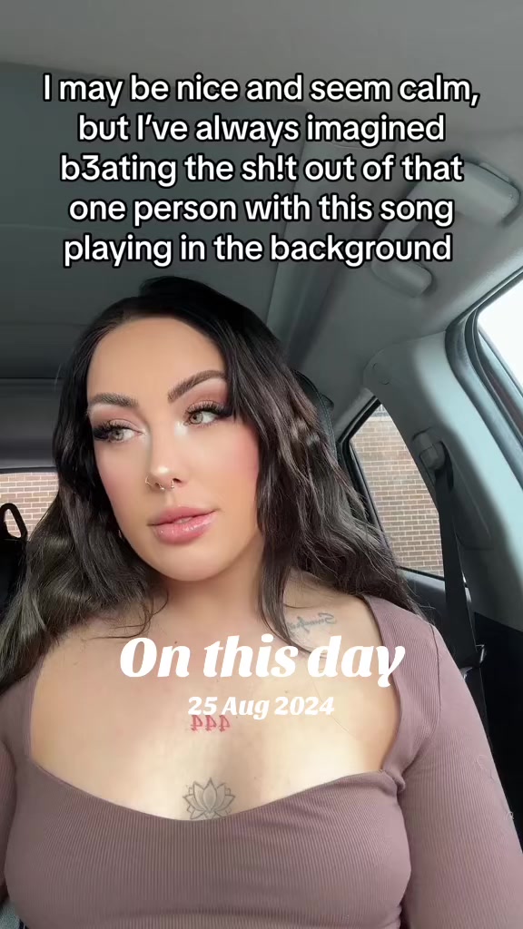@LEASHBIAN 😈