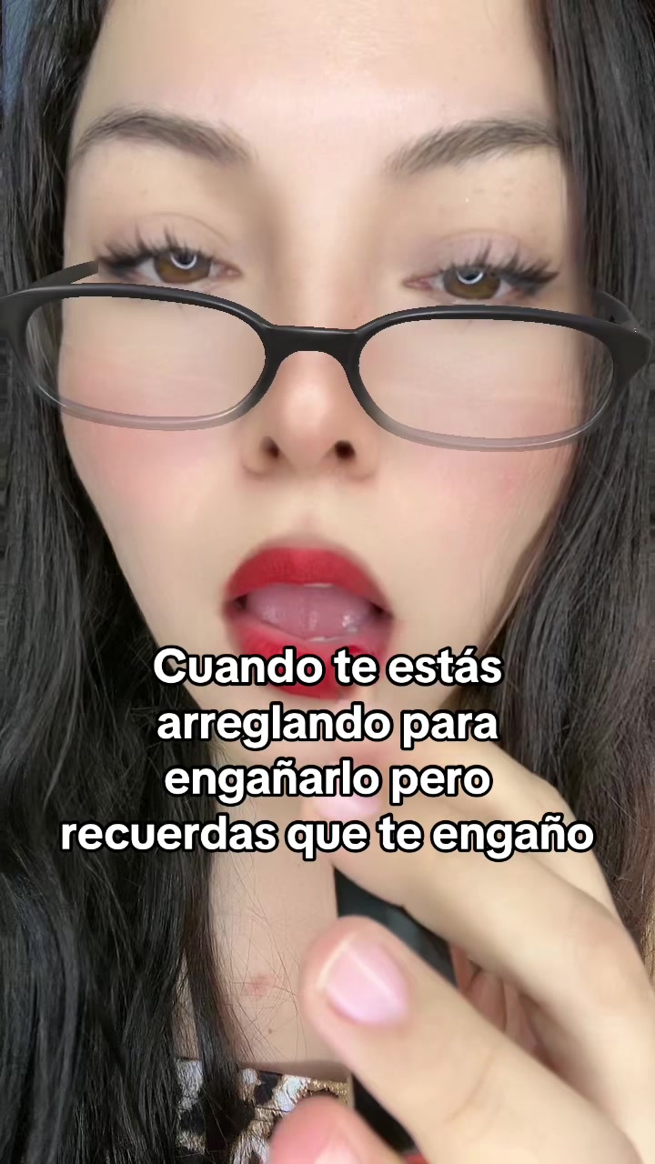 @𝑪𝒂𝒓𝒍𝒚𝑽𝒐𝒏𝑴𝒂𝒌𝒆𝒖𝒑💄