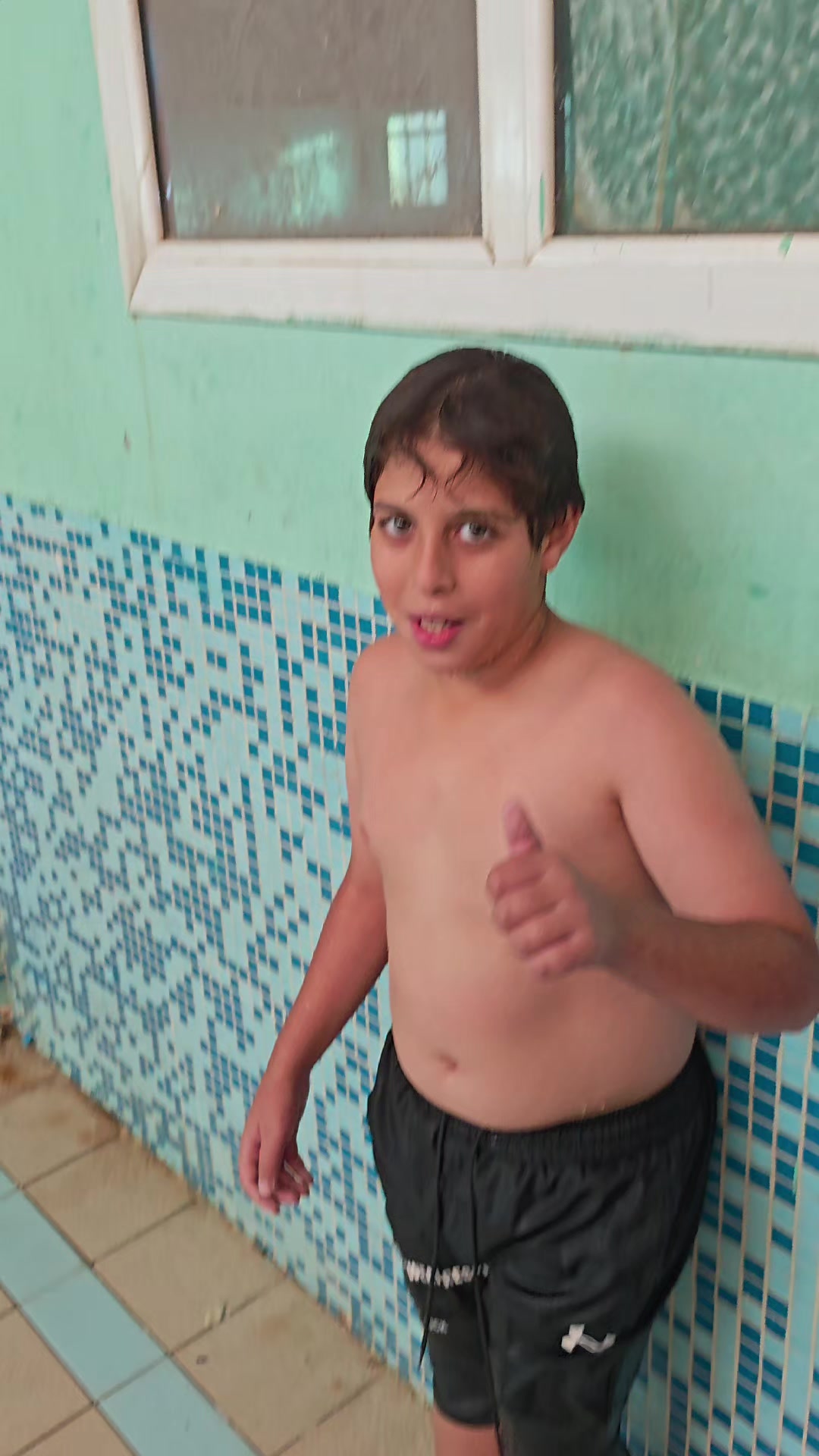 @المسبح نصف الالمبي بريكة