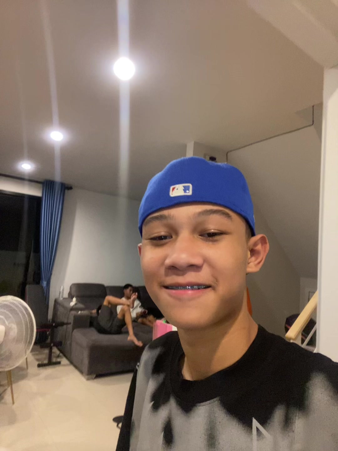@รัชชานนท์