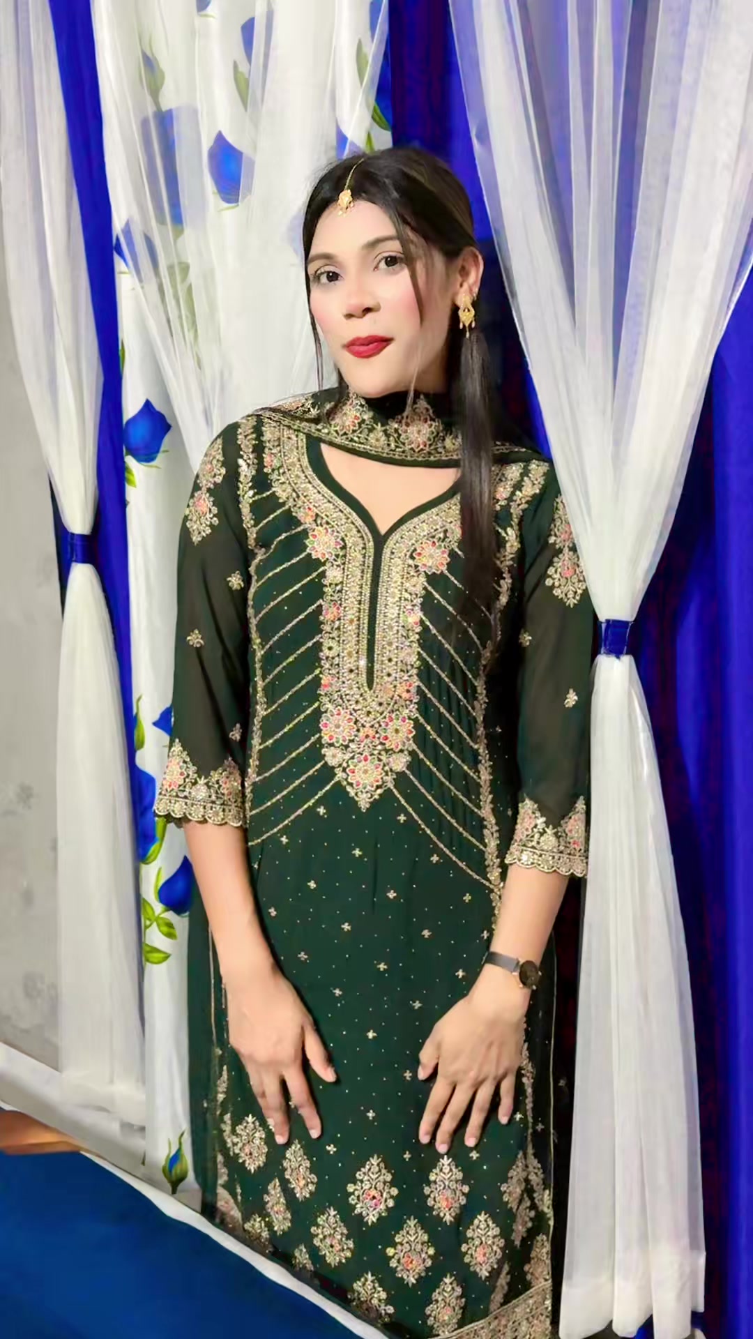 @👩&zwj;🎓⚖️Arshi +(আরু)⚖️🎓