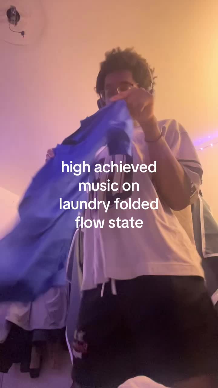 @handfullass