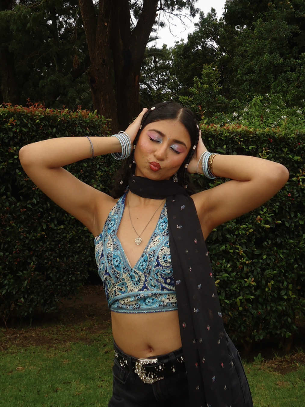 @Bhavika เฅ