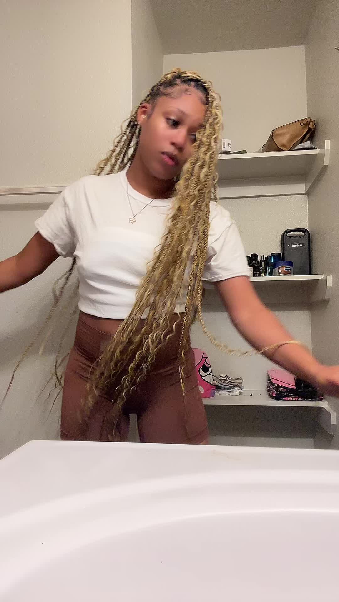 @Tiquayla