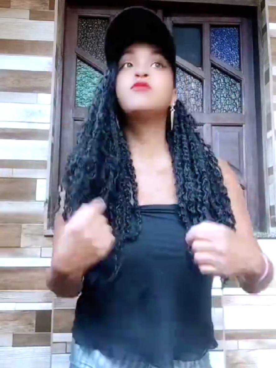 @Lucy a guria do short sexy