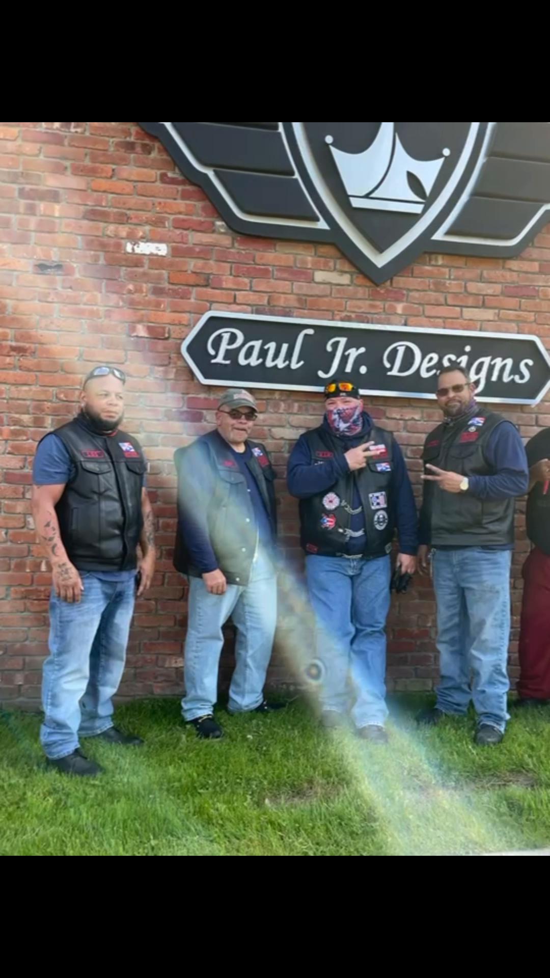 @BORINQUENEERS MC CT