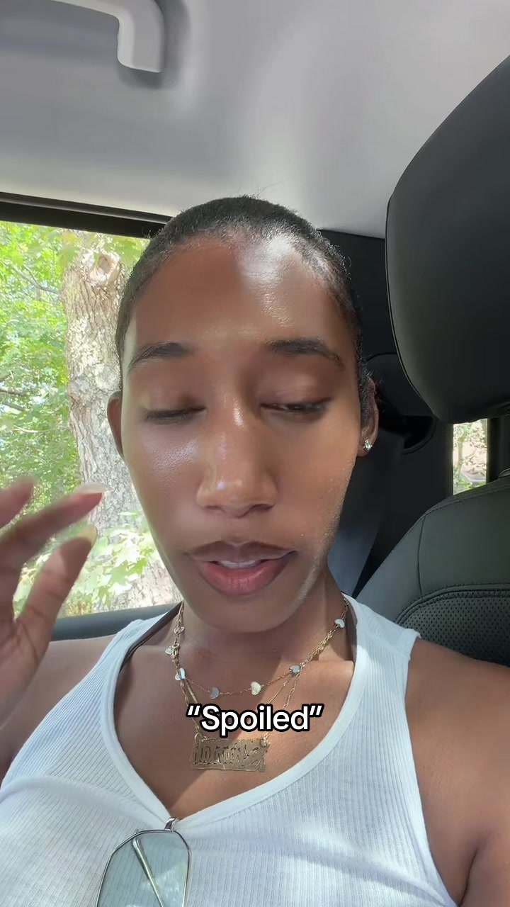 @shariahmckenzie