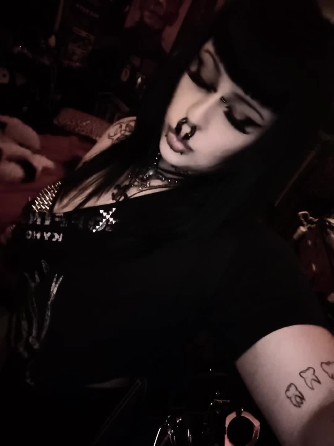 @🧟♀️ ☣︎ ☠︎︎ ☣︎🧟♀️