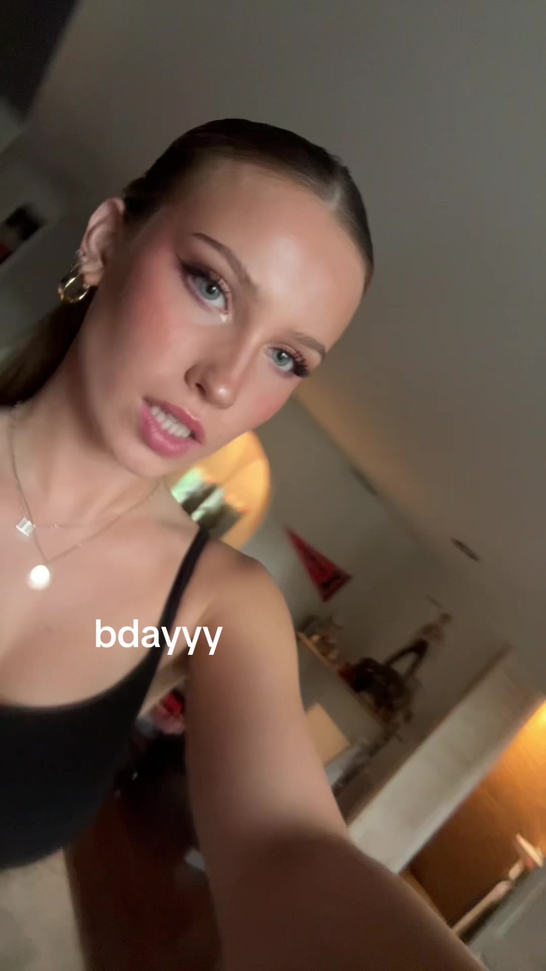 @bella