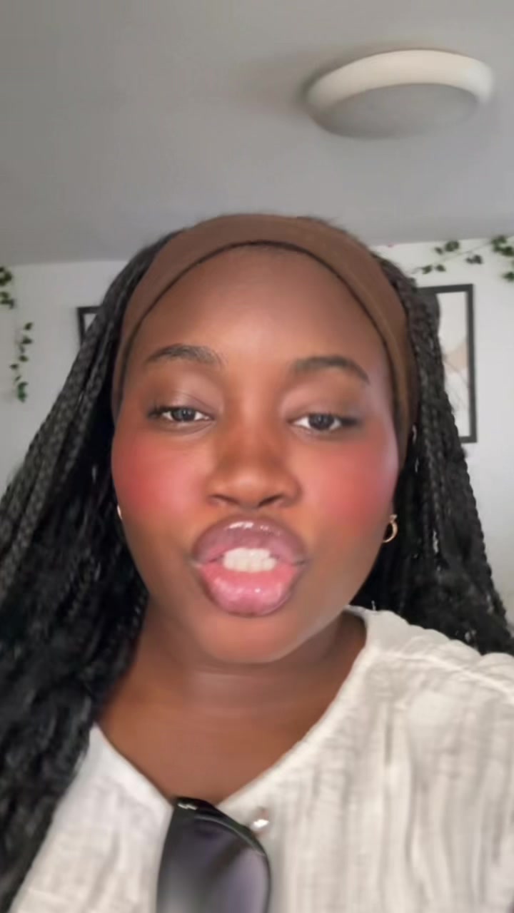 @Laylay