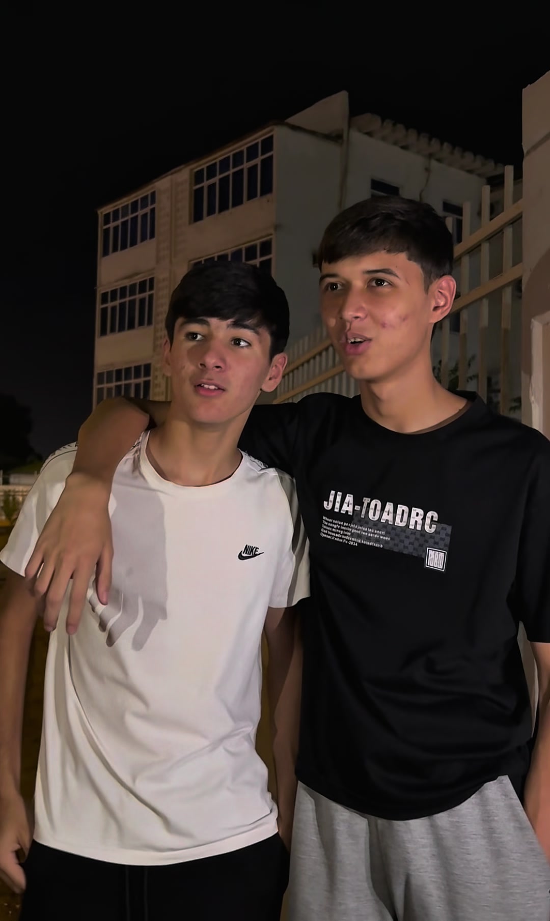 @Alixan_