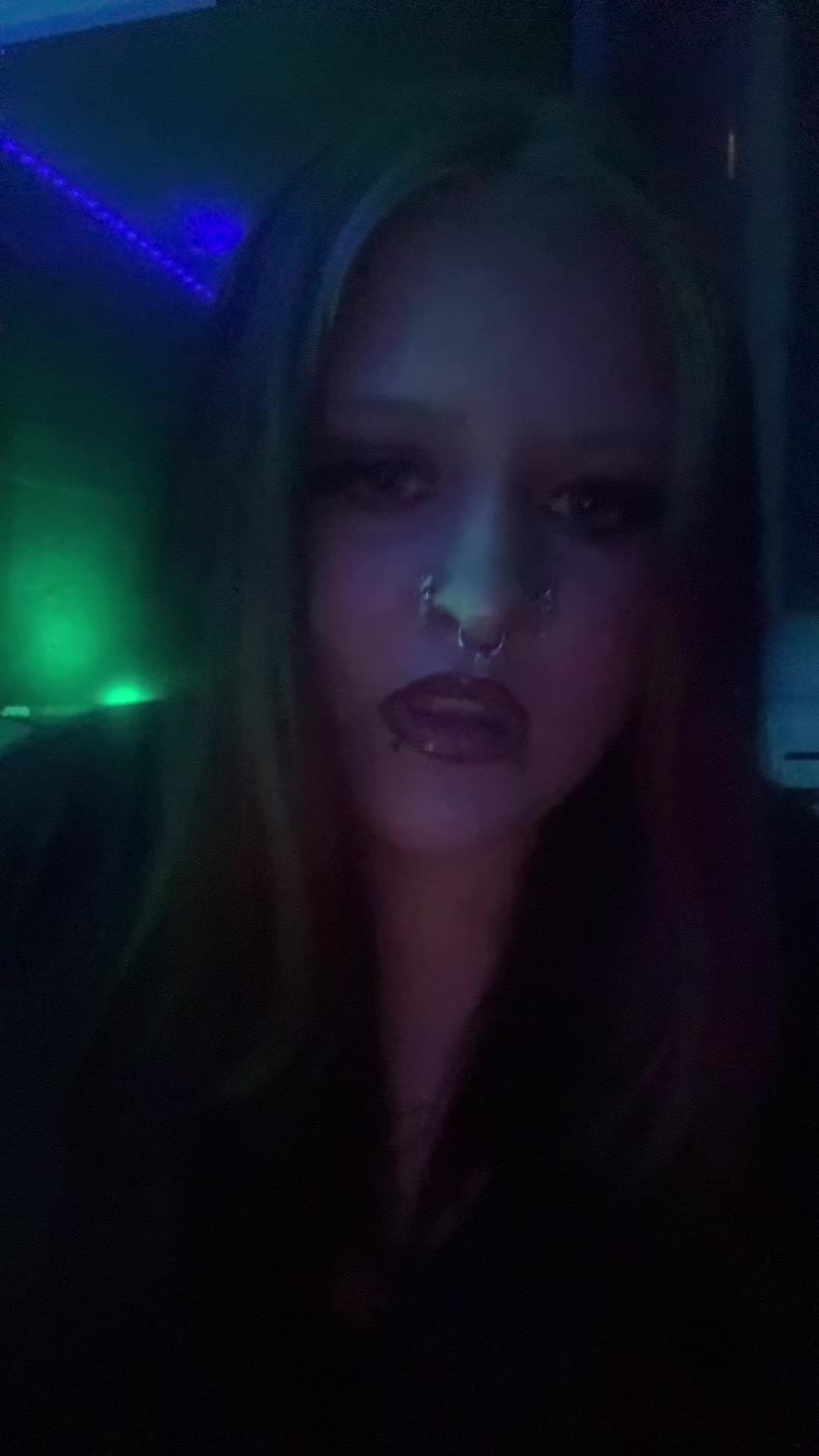 @️