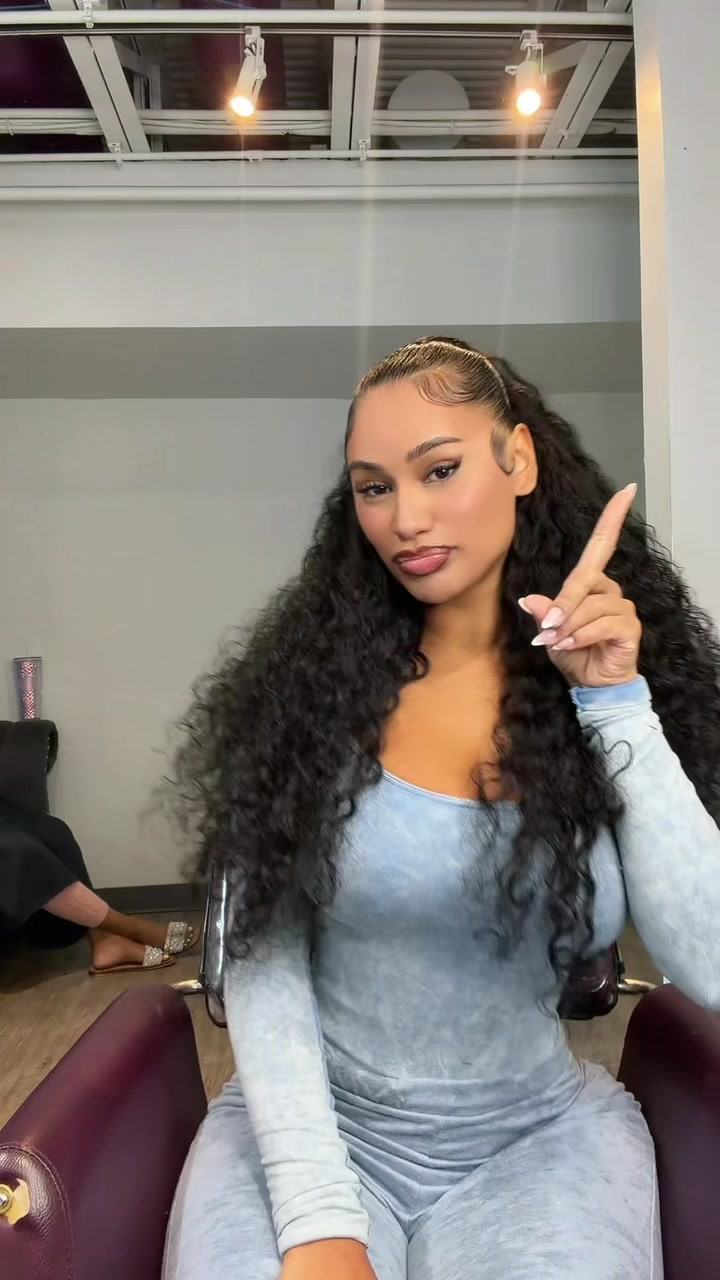 @Elisa