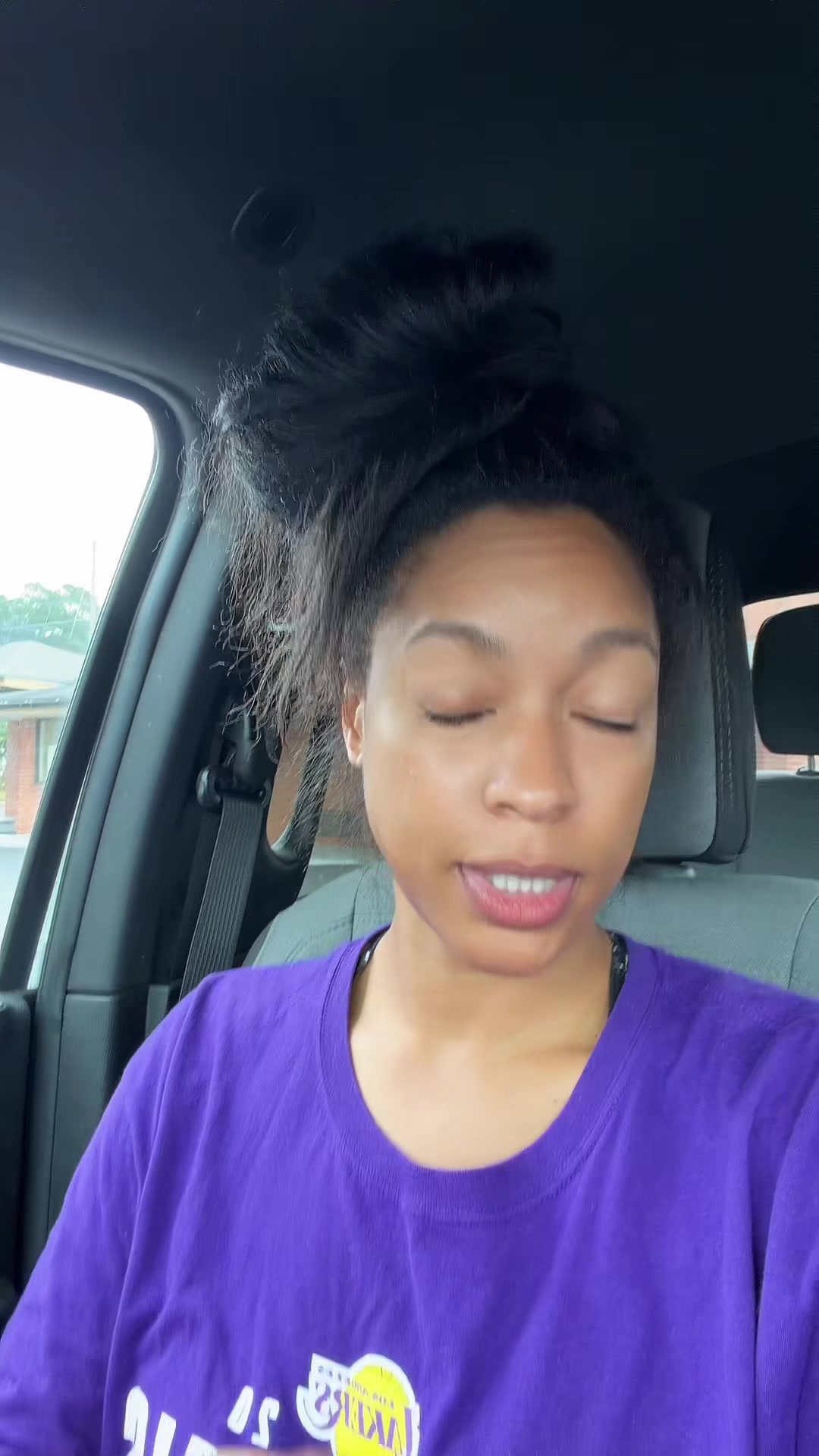 @AshMona