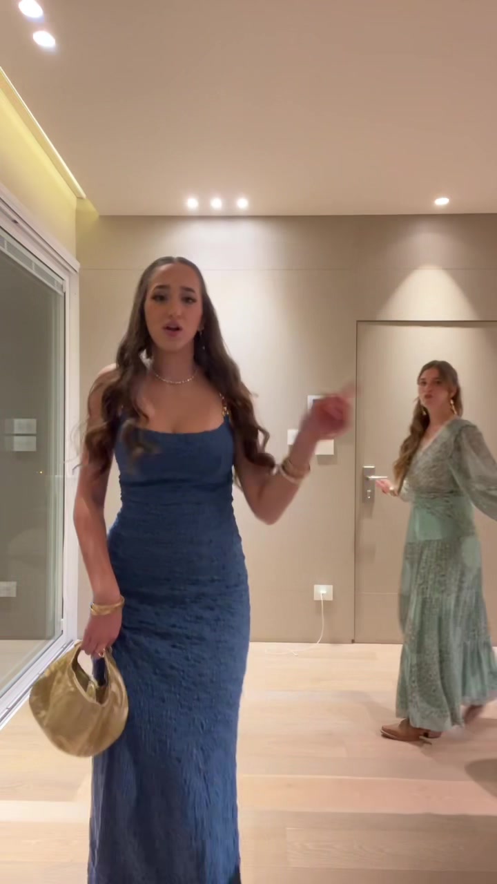 @bella_leventhal