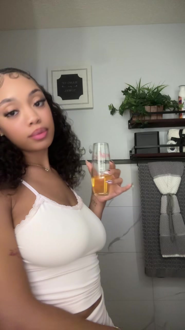 @partygirllex