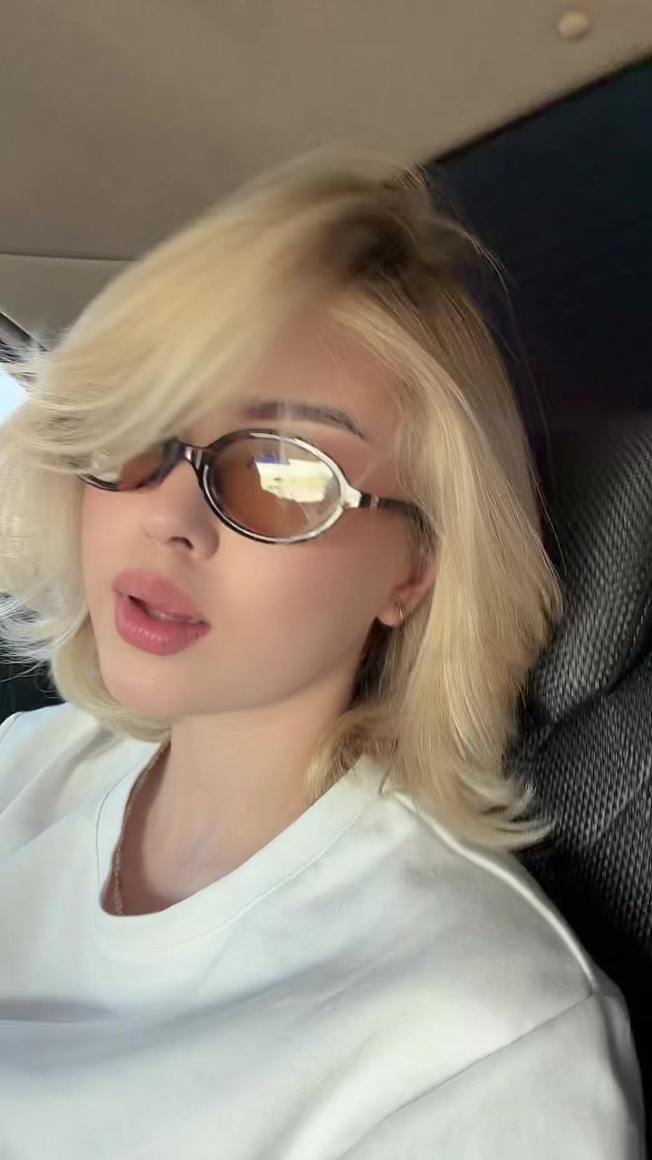 @yasmina.